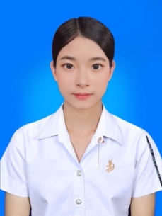 A person in a white shirt Description automatically generated