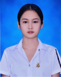A person in a white shirt Description automatically generated
