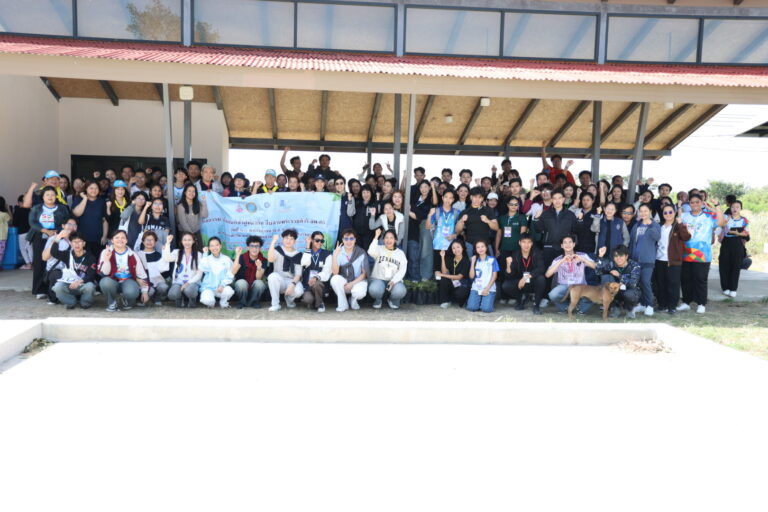 กองพัฒนานักศึกษา ร่วมกิจกรรม “คืนต้นกล้าสู่ท้องถิ่น สืบสานพระราชดำริ อพ.สธ.” ส่งเสริมการอนุรักษ์ทรัพยากรธรรมชาติในชุมชน