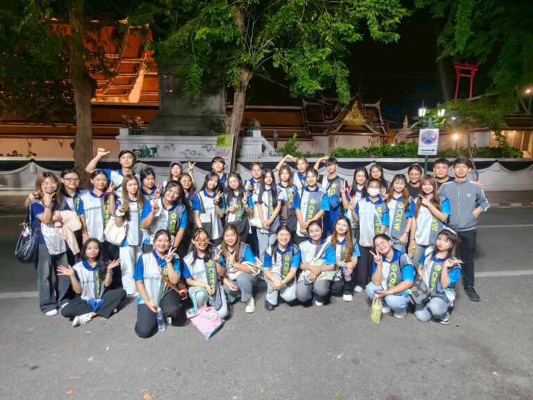 ม.สวนดุสิต ส่งนักศึกษาร่วมปฏิบัติงานแข่งขันวิ่ง “BANGKOK MIDNIGHT MARATHON 2025” เสริมประสบการณ์จริง สร้างรายได้ระหว่างเรียน